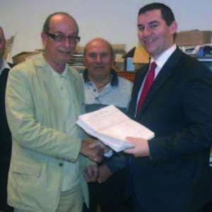 In-Nimrod jgħarrex ... u l-Bużu jzekzek
