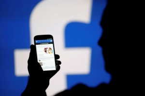 Jerħilha fuq Facebook biex jikteb dwar il-mara u jhedded lis-sieħeb tagħha