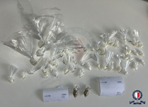 Żagħżugħ arrestat wara li nstab b’madwar 40 qartas b’sustanza suspettata droga f’San Pawl il-Baħar