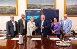 Il-Kamra tal-Kummerċ u RSM Malta jiġġeddu l-Ftehim ta’ Sponsorship tad-Deheb