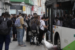 NGOs jikkritikaw il-pjan li barranin minn pajjiżi terzi jibdew iħallsu għat-trasport pubbliku