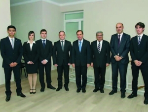 Jindirizzaw id-distakk bejn it-teorija akkademika u l-prattika fil-Liġi