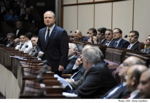 Muscat beda bin-numri u spiċċa  bil-kanuni