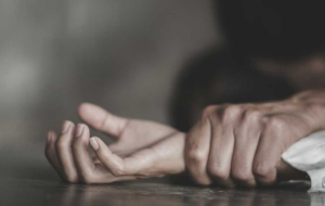 ‘Għajjat ​​kemm trid’: Mara tallega stupru u theddid għal xhur sħaħ