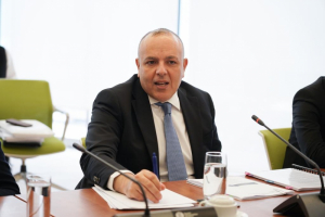 File blu b'artikli ta' Daphne Caruana Galizia nstab fl-uffiċċju ta' Keith Schembri f'Kastilja