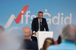 “Iftħu għajnejkom” – Conrad Borg Manche jappella lil-Laburisti fl-ewwel diskors tiegħu bħala kandidat tal-PN