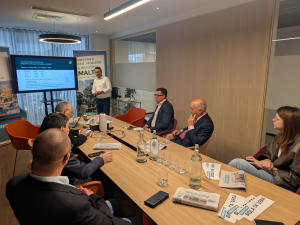 Momentum tipproponi pjan ta’ €842 miljun ibbażat fuq 'shared cabs' biex tnaqqas it-traffiku