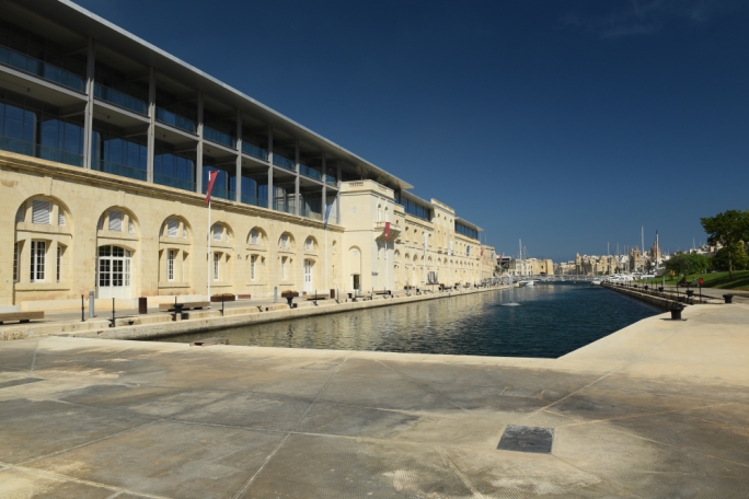 L-AUM U Palumbo ‘jiġġieldu’ bejniethom