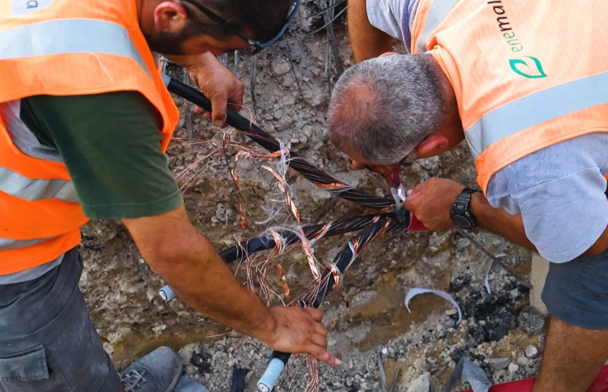 Domanda rekord għall-elettriku hekk kif eluf jibqgħu mingħajr dawl
