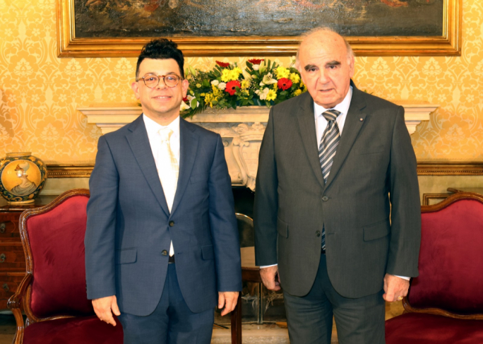 L-eks Ambaxxatur Clive Aquilina Spagnol f'laqgħa mal-President Emeritus George Vella