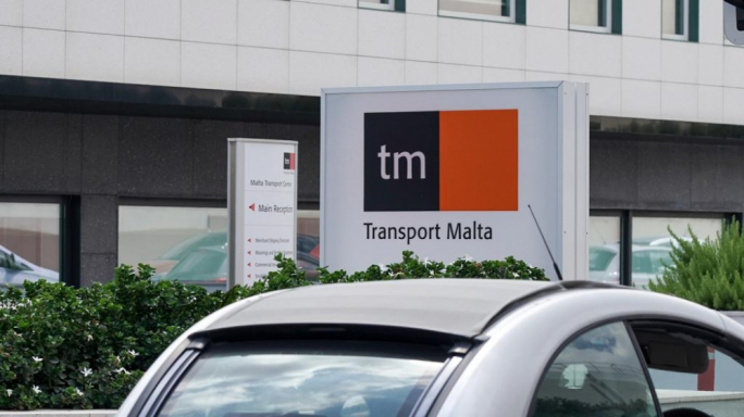 L-Ombudsman jiftaħ investigazzjoni wara li Transport Malta rrifjutat banner ta’ attività minn Momentum