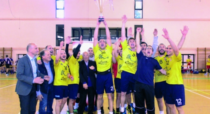 La Salle ikomplu jiddominaw ix-xena tal-handball