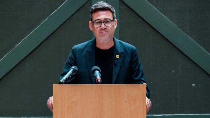 Andy Burnham se jieħu post Keir Starmer bħala Prim Ministru tar-Renju Unit.
