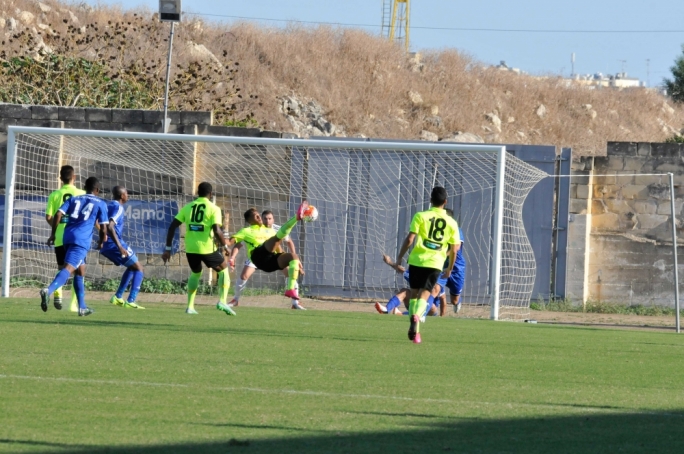 Mosta jkomplu jikkonvinċu bil-kbir u jibqgħu fil-quċċata