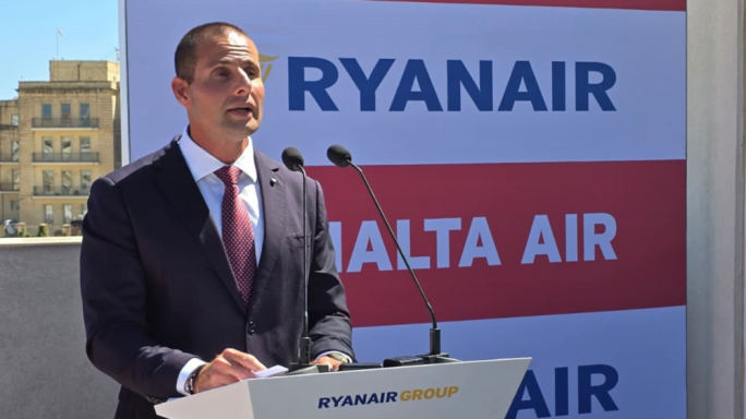 Robert Abela jiftaħ l-uffiċini l-ġodda tar-Ryanair f'Malta