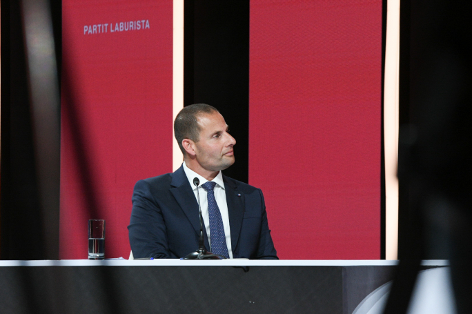 Abela jgħid li se jiżvela l-allegat kuntrabandist tal-fjuwil jekk Borg jiżvela l-esperti wara l-proposta
