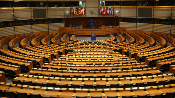 L-EPP tingħaqad ma' partiti tal-lemin u tal-lemin estrem biex itaffi l-liġijiet ta' rappurtar ambjentali tal-UE