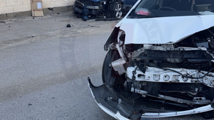 Mara bi ġrieħi gravi wara ħabta bejn żewġ karozzi f’Ħal Luqa
