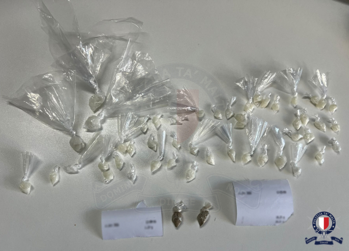 Żagħżugħ arrestat wara li nstab b’madwar 40 qartas b’sustanza suspettata droga f’San Pawl il-Baħar