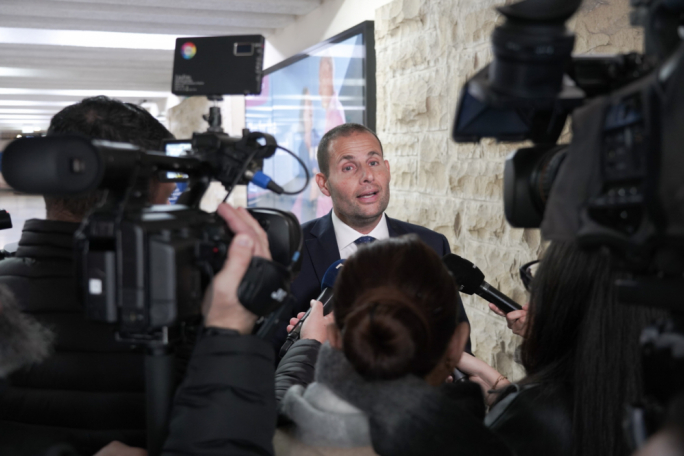 Abela jiddefendi lil Galdes, jgħid li m’hemm l-ebda sinjal ta’ aġir ħażin