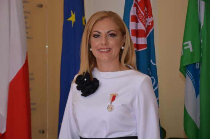 Riżenja mill-ewwel rettur lajka ta’ San Alwiġi wara biss ftit xhur