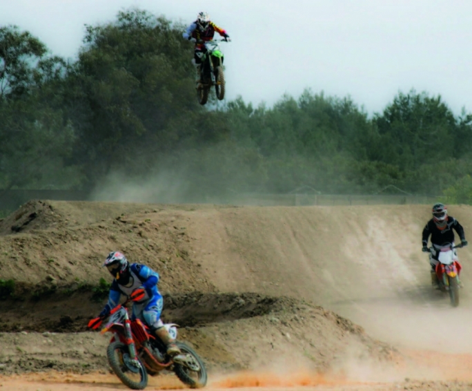 Muscat jirbaħ fl-Autocross u l-aħwa Camilleri fil-Motocross