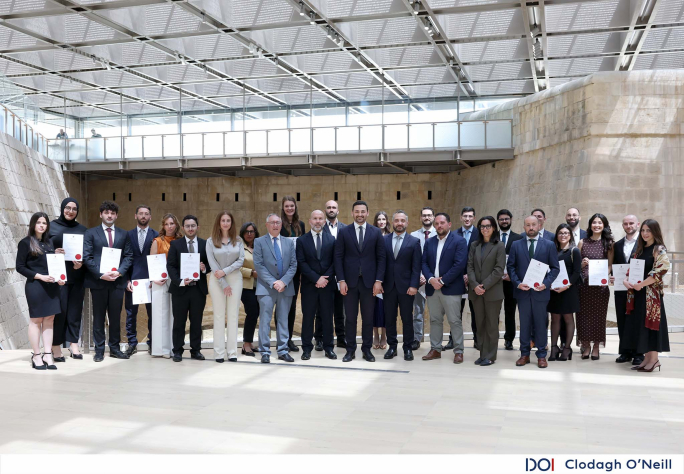 27 Perit jingħataw il-warrant hekk kif jitħabbru bidliet fil-karriera fis-servizz pubbliku
