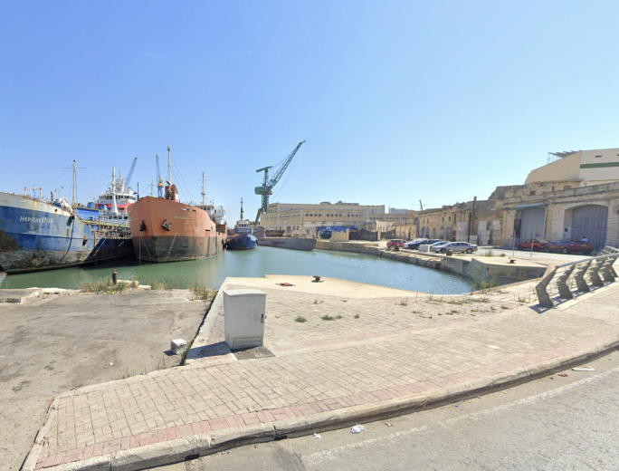 Proposta għal court tal-padel fuq struttura f’wiċċ l-ilma fil-Marsa
