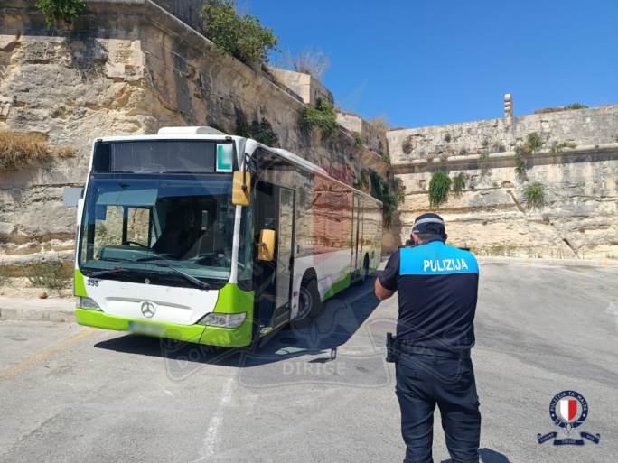 Raġel jitlef ħajtu wara li nqabad minn karozza tal-linja