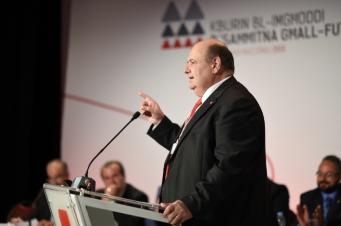 Muscat ma jweġibx dwar jekk Zarb għandux ikun imneżża' minn Ġieħ ir-Repubblika