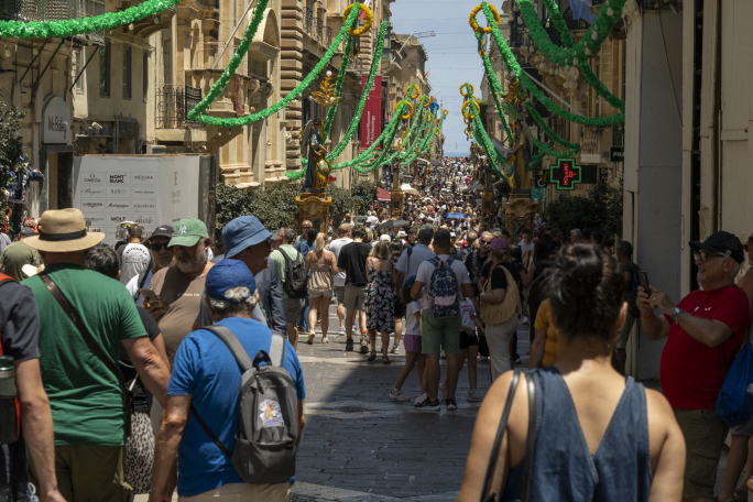 Aktar minn 539,000 turist żaru Malta f’Awwissu, żieda ta’ 14.7%