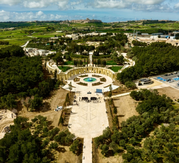 Fabbrika tal-konkrit - daqs sitt grawnds tal-futbol - tinfetaħ bħala spazju miftuħ fiż-żmien li ġej