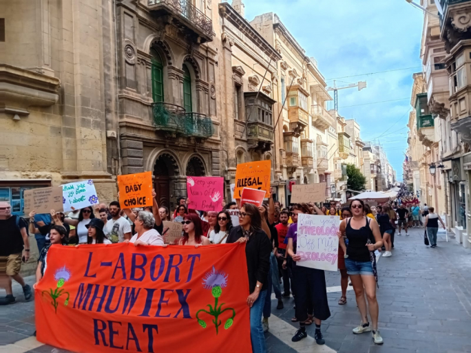 In-nisa jistħoqqilhom kura tas-saħħa, ‘mhux data tal-qorti,’ tgħid attivista favur l-abort