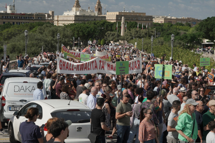 Bil-Filmat | Rabja timla t-toroq tal-Belt waqt protesta kontra riformi fil-liġi tal-ippjanar
