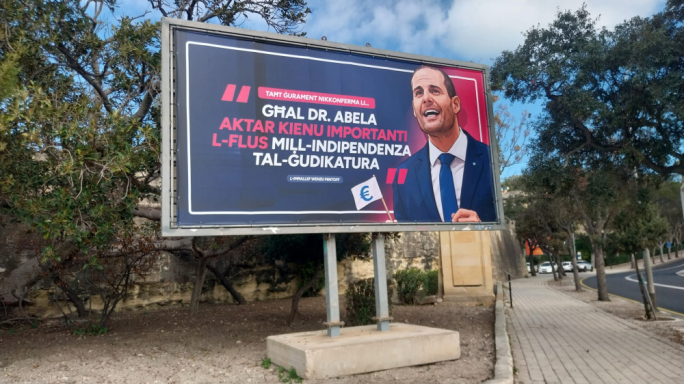 Il-PN jiżvela billboard kontra Robert Abela li tikkwota lill-Imħallef Wenzu Mintoff