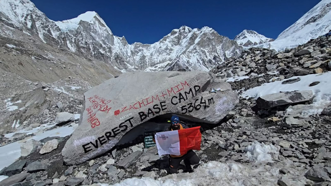 “Bla saħħa, poġġejt fuq ġebla u assorbejt ir-realtà” – is-Surġent Ryan Spiteri jasal fl-Everest Base Camp