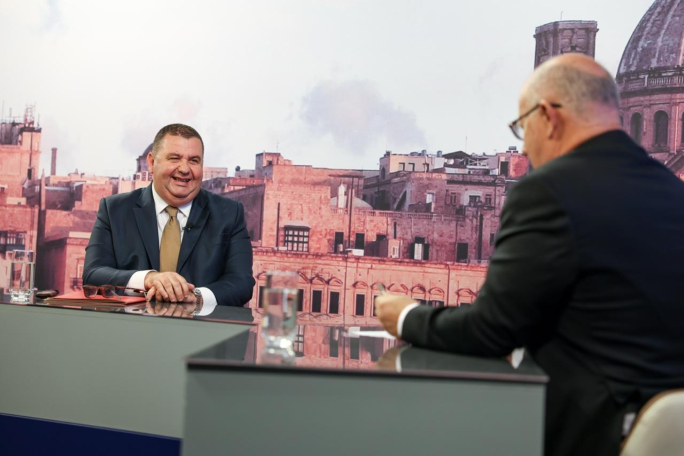 Bedingfield irid jestendi l-użu tat-tagging elettroniku biex inaqqas il-popolazzjoni fil-ħabs
